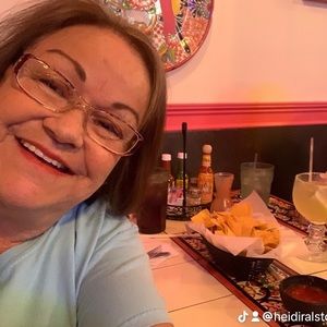 Meet your Posher, Heidi